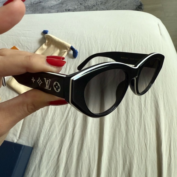 Louis Vuitton Black and White Sunglasses - Picture 7 of 10